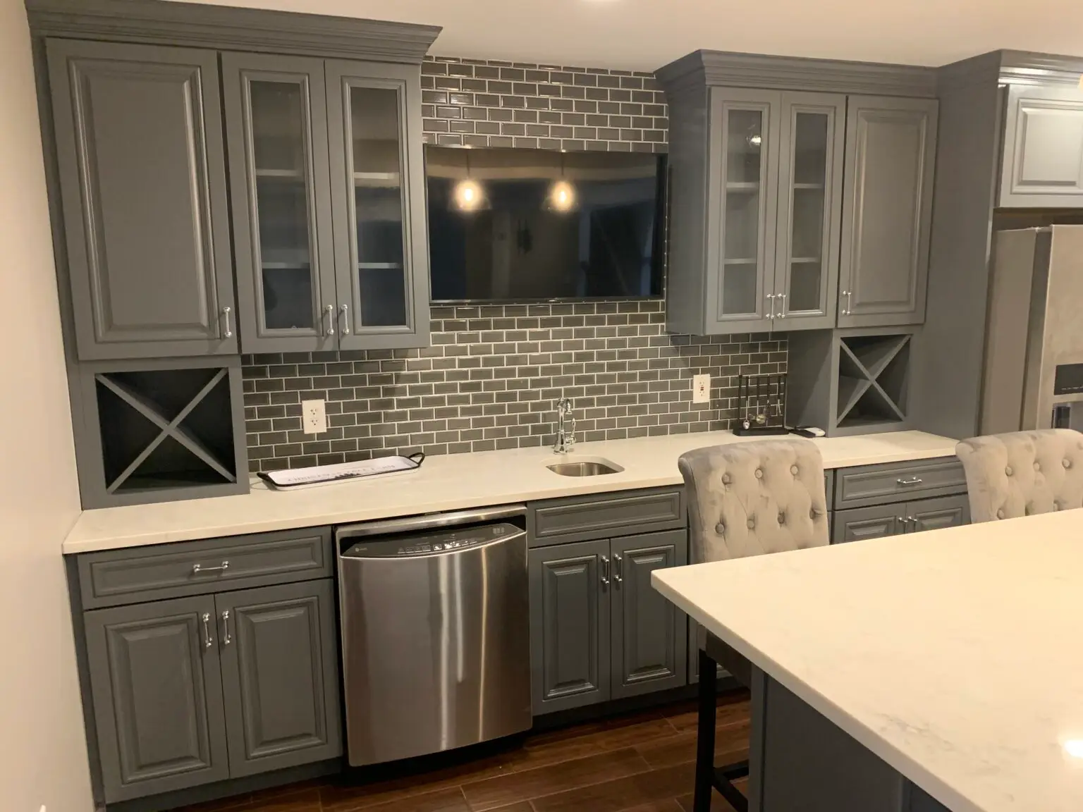 grey-wet-bar